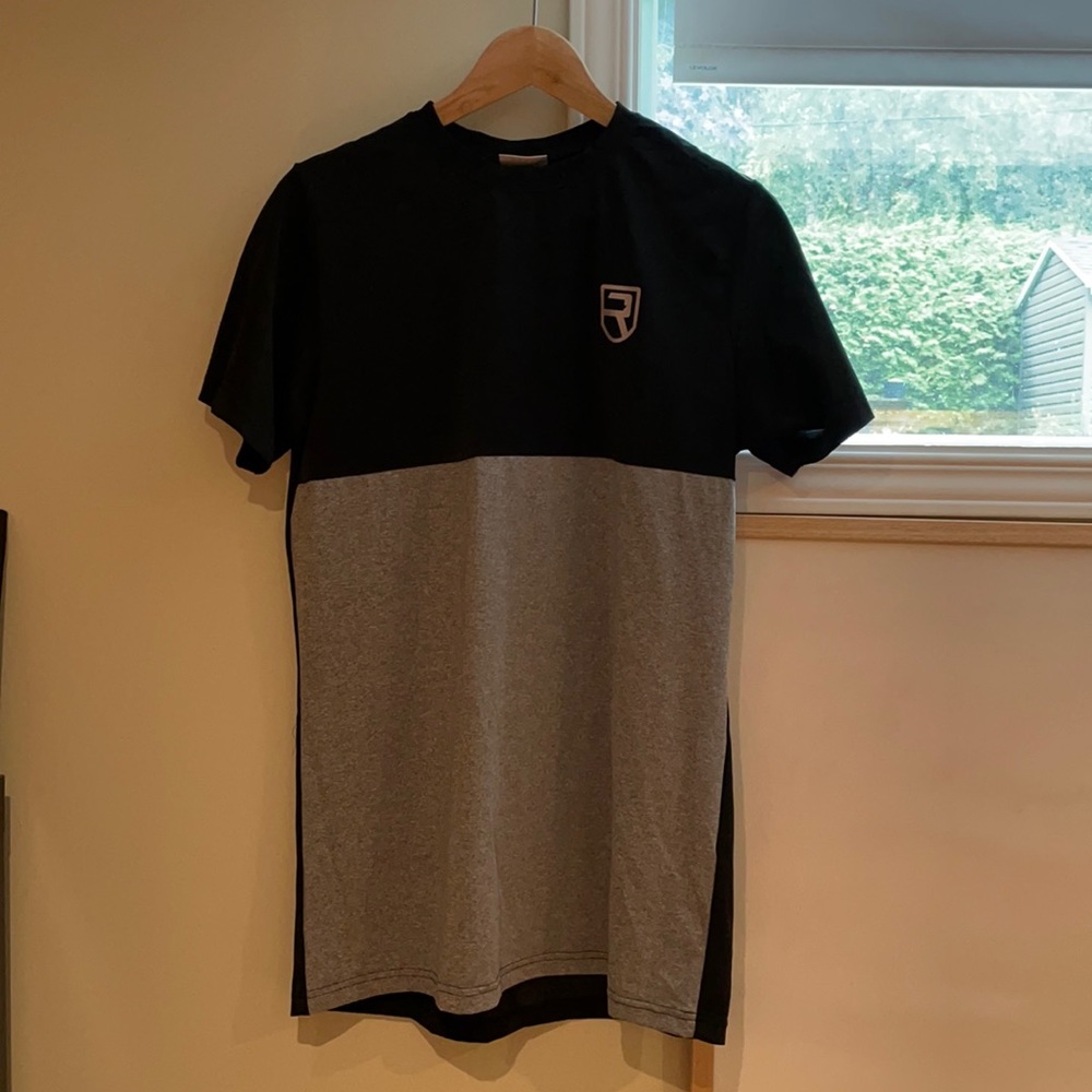 Rise shirt for training.
